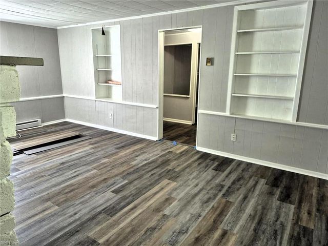 1437 Fentress RD, Chesapeake, VA 23322