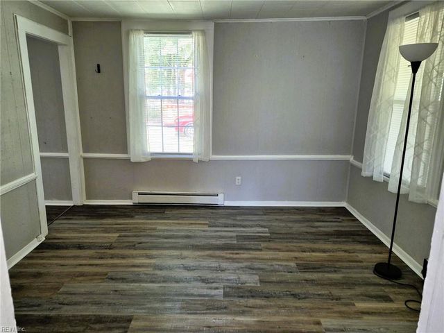 1437 Fentress RD, Chesapeake, VA 23322
