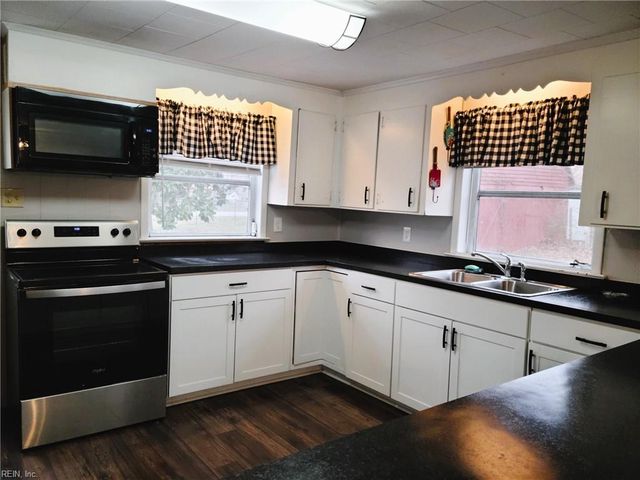 1437 Fentress RD, Chesapeake, VA 23322