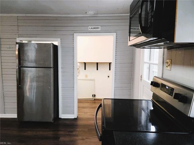 1437 Fentress RD, Chesapeake, VA 23322
