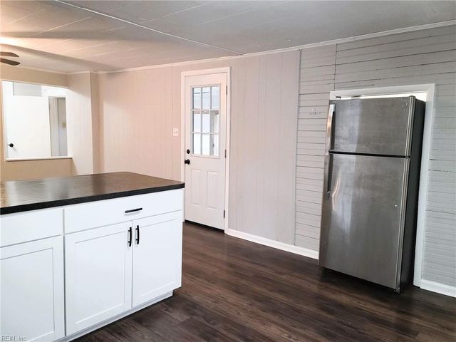 1437 Fentress RD, Chesapeake, VA 23322