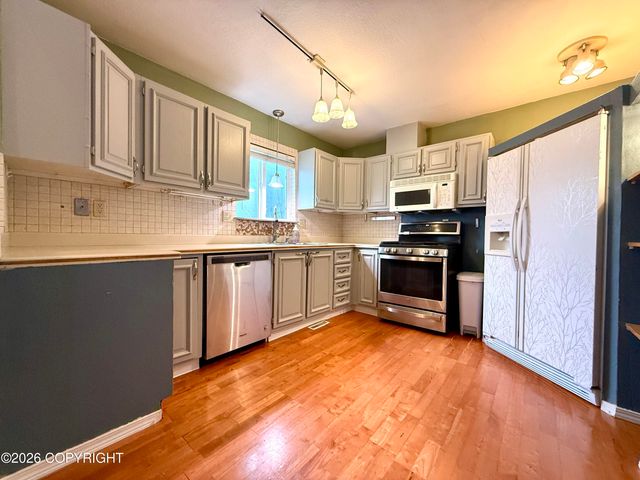 3120 Marathon Circle, Anchorage, AK 99515