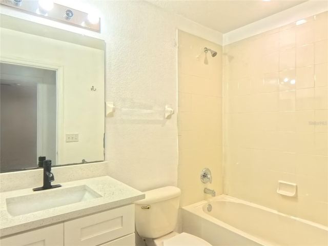 215 GLOWING PEACE LANE 86, Orlando, FL 32824