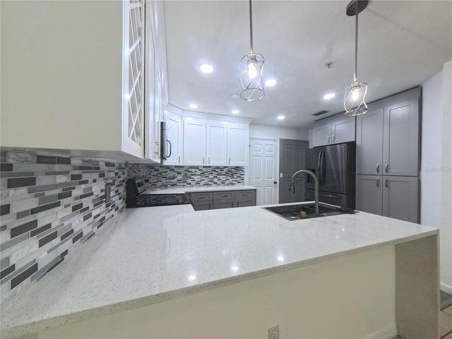 215 GLOWING PEACE LANE 86, Orlando, FL 32824