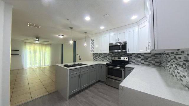 215 GLOWING PEACE LANE 86, Orlando, FL 32824