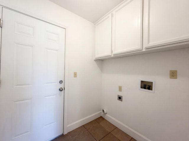 7117 Snowy Birch Way, Sacramento, CA 95823