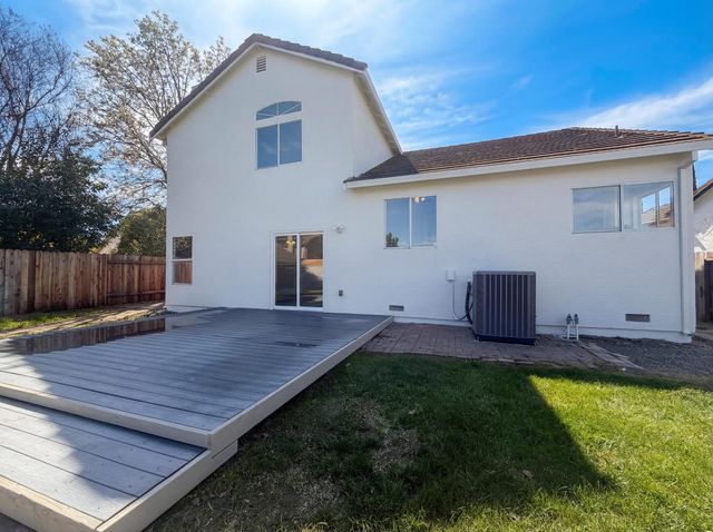 7117 Snowy Birch Way, Sacramento, CA 95823