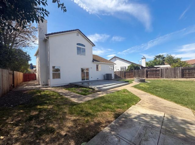 7117 Snowy Birch Way, Sacramento, CA 95823