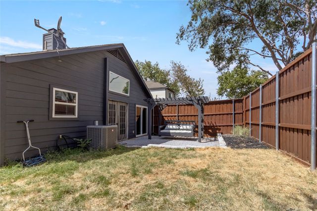 2041 Mallard Drive, Lewisville, TX 75077