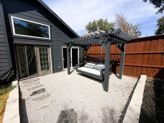 2041 Mallard Drive, Lewisville, TX 75077
