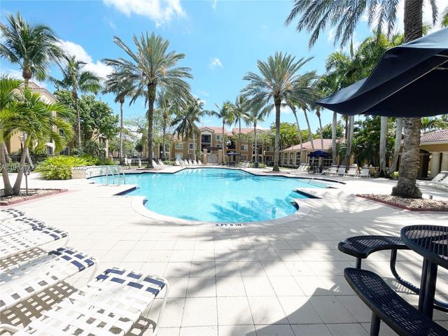 8010 N Nob Hill Rd 102, Tamarac, FL 33321