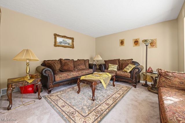 5980 Wallings Road, North Royalton, OH 44133