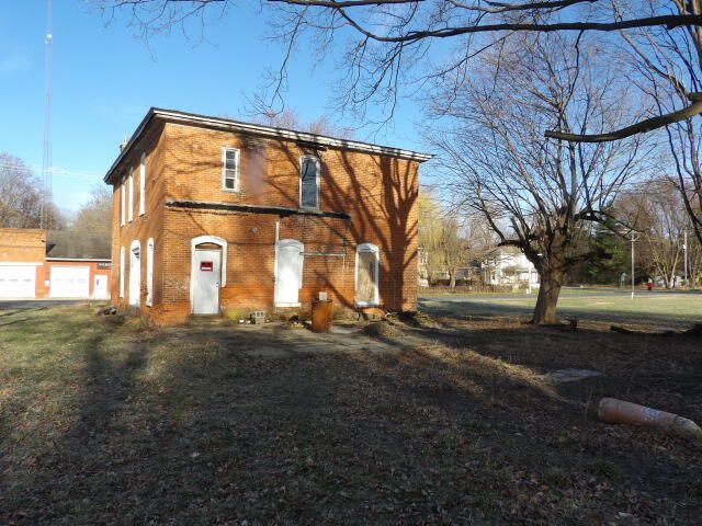 13985 S 42nd Street, Fulton, MI 49052