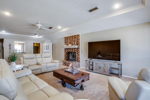 6904 Fulton Avenue, Lubbock, TX 79424