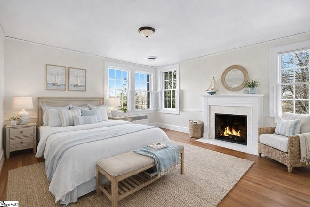 305 N Main Street, Greer, SC 29650