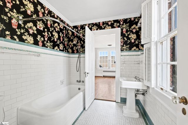 305 N Main Street, Greer, SC 29650