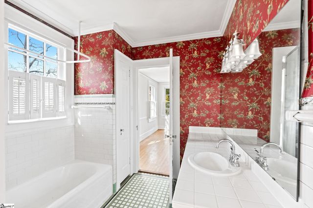 305 N Main Street, Greer, SC 29650