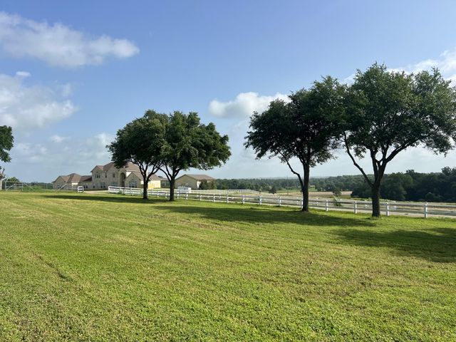 3824 Fm 949, Millheim, TX 77474