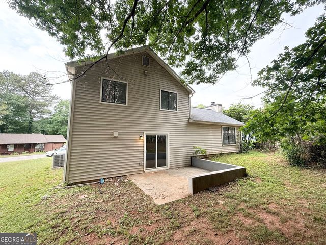 1061 Mainstreet Lake Drive, Stone Mountain, GA 30088