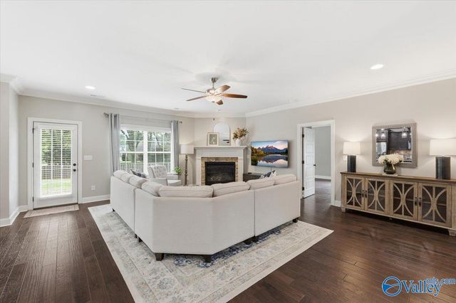 127 Whippoorwill Drive, Huntsville, AL 35811