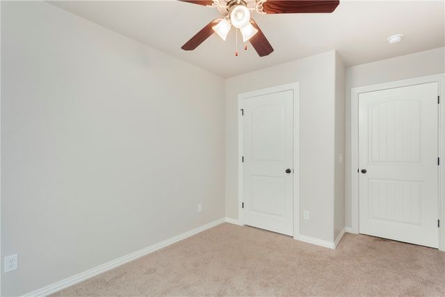 888 Via Silva Avenue B, Springdale, AR 72762