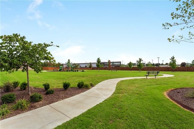 888 Via Silva Avenue B, Springdale, AR 72762