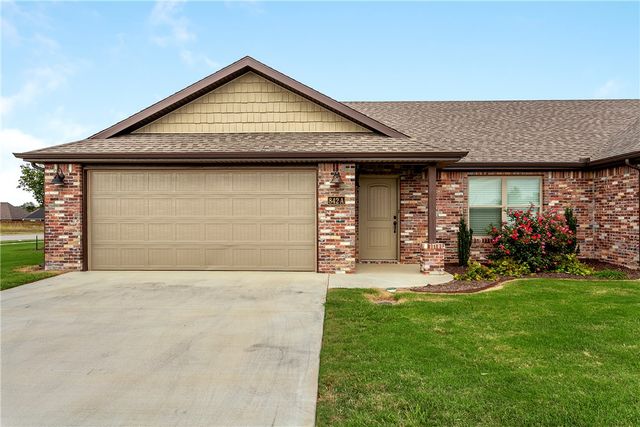 888 Via Silva Avenue B, Springdale, AR 72762