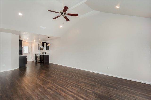 888 Via Silva Avenue B, Springdale, AR 72762