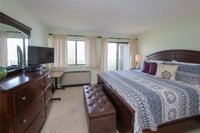 42 Cliffside Drive, South Bristol, NY 14424