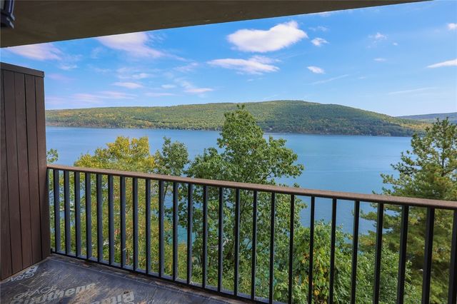 42 Cliffside Drive, South Bristol, NY 14424