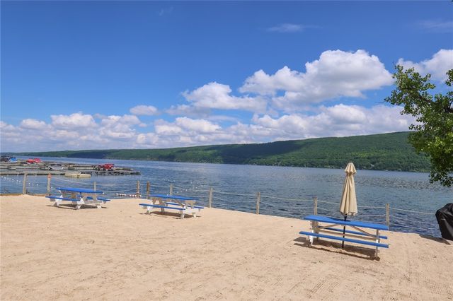 42 Cliffside Drive, South Bristol, NY 14424