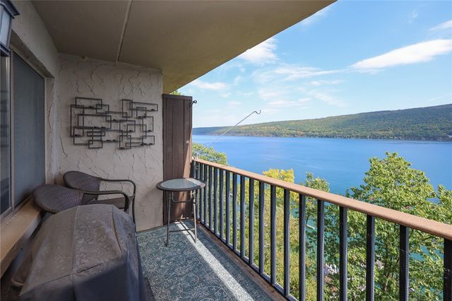 42 Cliffside Drive, South Bristol, NY 14424