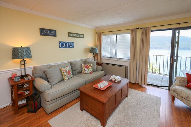 42 Cliffside Drive, South Bristol, NY 14424