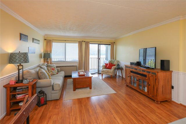 42 Cliffside Drive, South Bristol, NY 14424