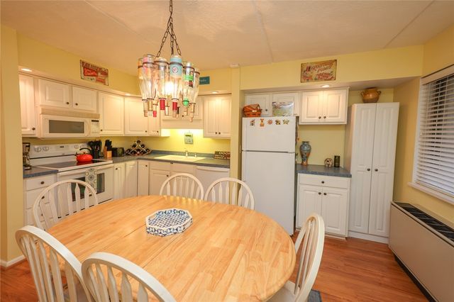 42 Cliffside Drive, South Bristol, NY 14424