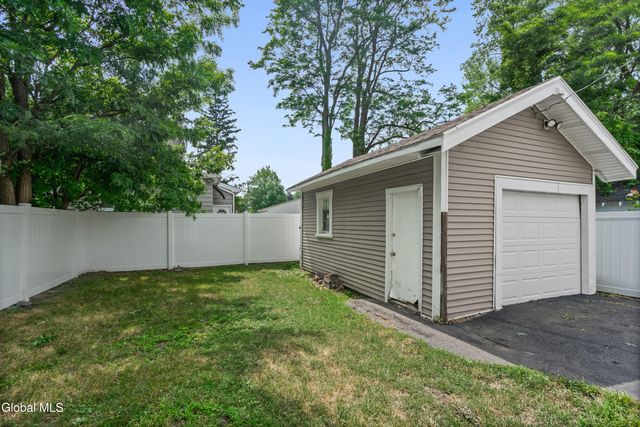 906 Altamont Avenue, Schenectady, NY 12303