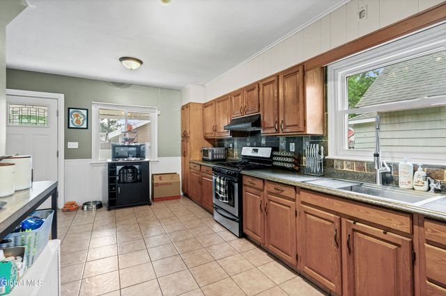 906 Altamont Avenue, Schenectady, NY 12303