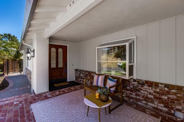 312 Baker Ct, Benicia, CA 94510