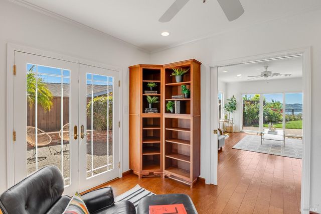 312 Baker Ct, Benicia, CA 94510