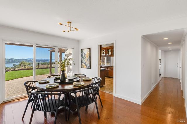 312 Baker Ct, Benicia, CA 94510