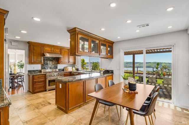 312 Baker Ct, Benicia, CA 94510