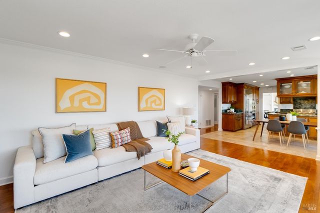 312 Baker Ct, Benicia, CA 94510