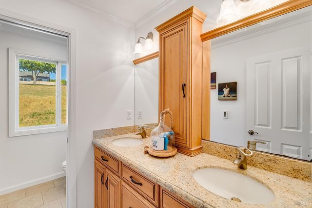 312 Baker Ct, Benicia, CA 94510