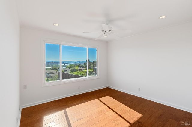 312 Baker Ct, Benicia, CA 94510