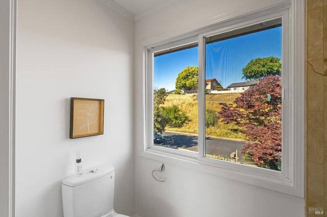 312 Baker Ct, Benicia, CA 94510