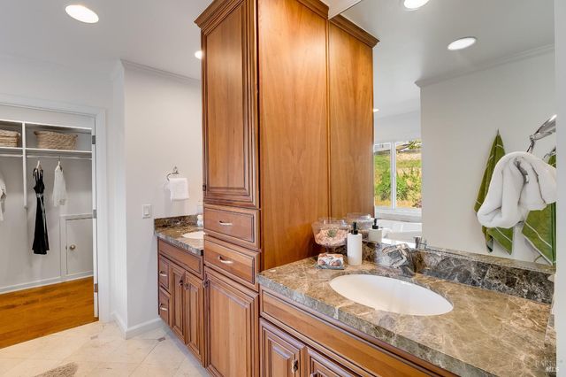 312 Baker Ct, Benicia, CA 94510