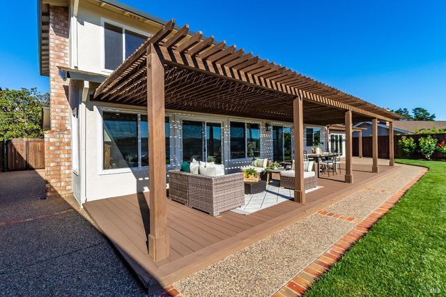 312 Baker Ct, Benicia, CA 94510