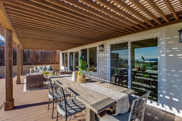 312 Baker Ct, Benicia, CA 94510