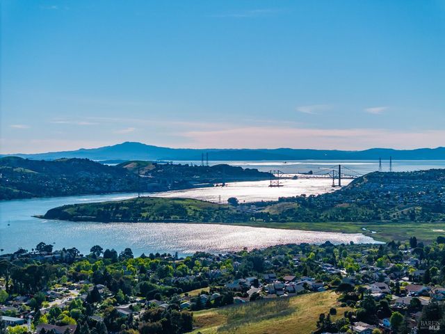 312 Baker Ct, Benicia, CA 94510