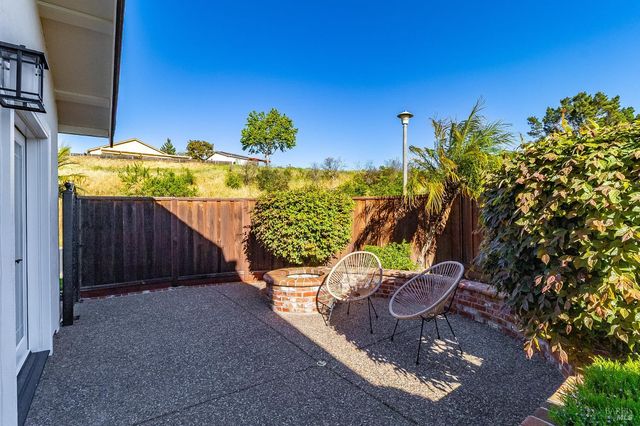 312 Baker Ct, Benicia, CA 94510